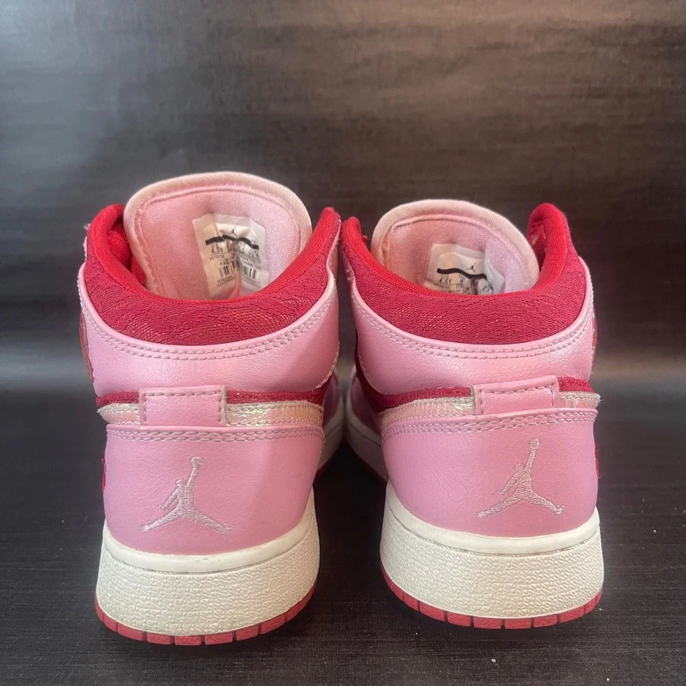 Nike Air Jordan‎ 1 Mid Kids 4.5Y Valentines Day Heart Pink Red Basketball Shoes